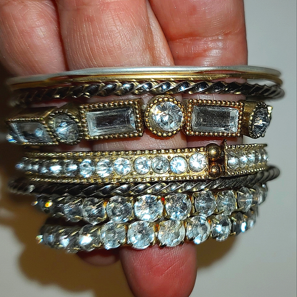 Set of 8 bangles and beaded elastic sparky bracelets